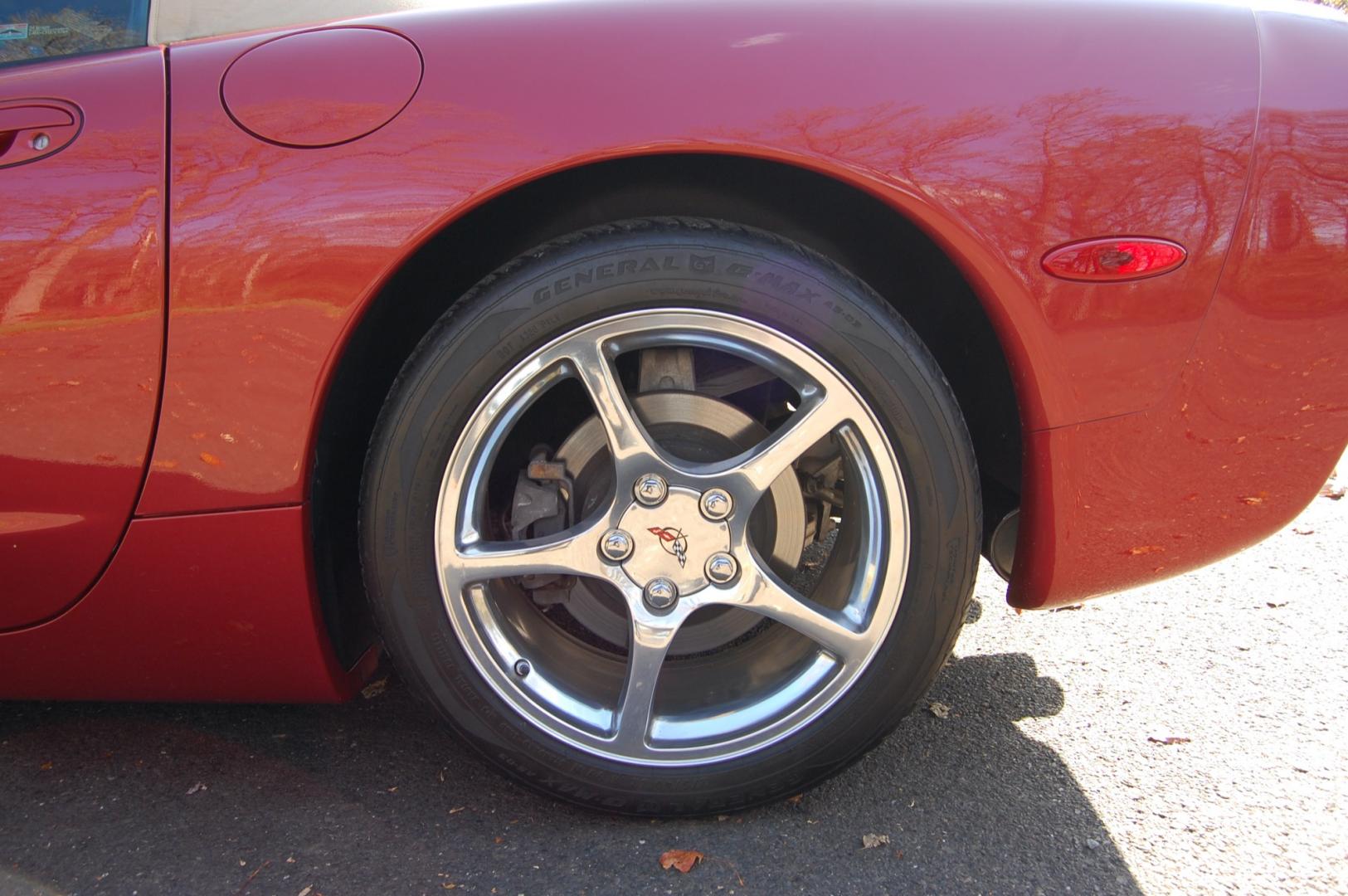 1998 Burgundy /Beige Leather Chevrolet Corvette (1G1YY32G9W5) with an 5.7 liter V8 engine, Automatic transmission, located at 6528 Lower York Road, New Hope, PA, 18938, (215) 862-9555, 40.358707, -74.977882 - Photo#32